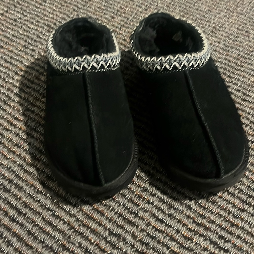 Women’s Ugg  Tasman black slipper